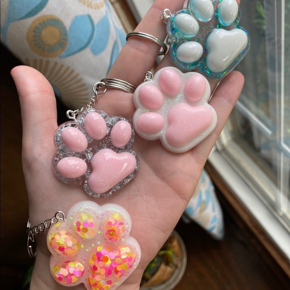 Handmade cat paw resin keychains